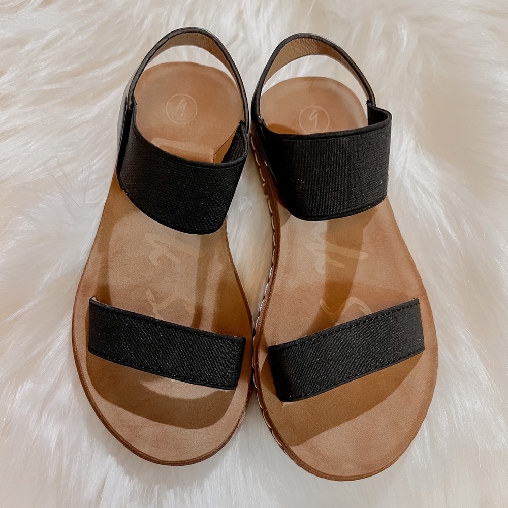 TODDLER- black strap sandals